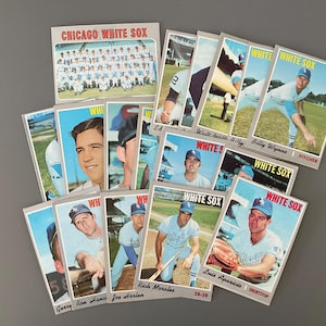 Lote de cartões Topps Baseball Chicago White Sox de 1970 (17) Luis Aparicio Team Card Mid-High# Hall of Fame Edição original HOF