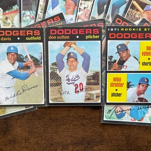 1971 Topps Baseball Los Angeles Dodgers Card lot of (18) Don Sutton Davis Valentine Rookie RC Original Issue HOF