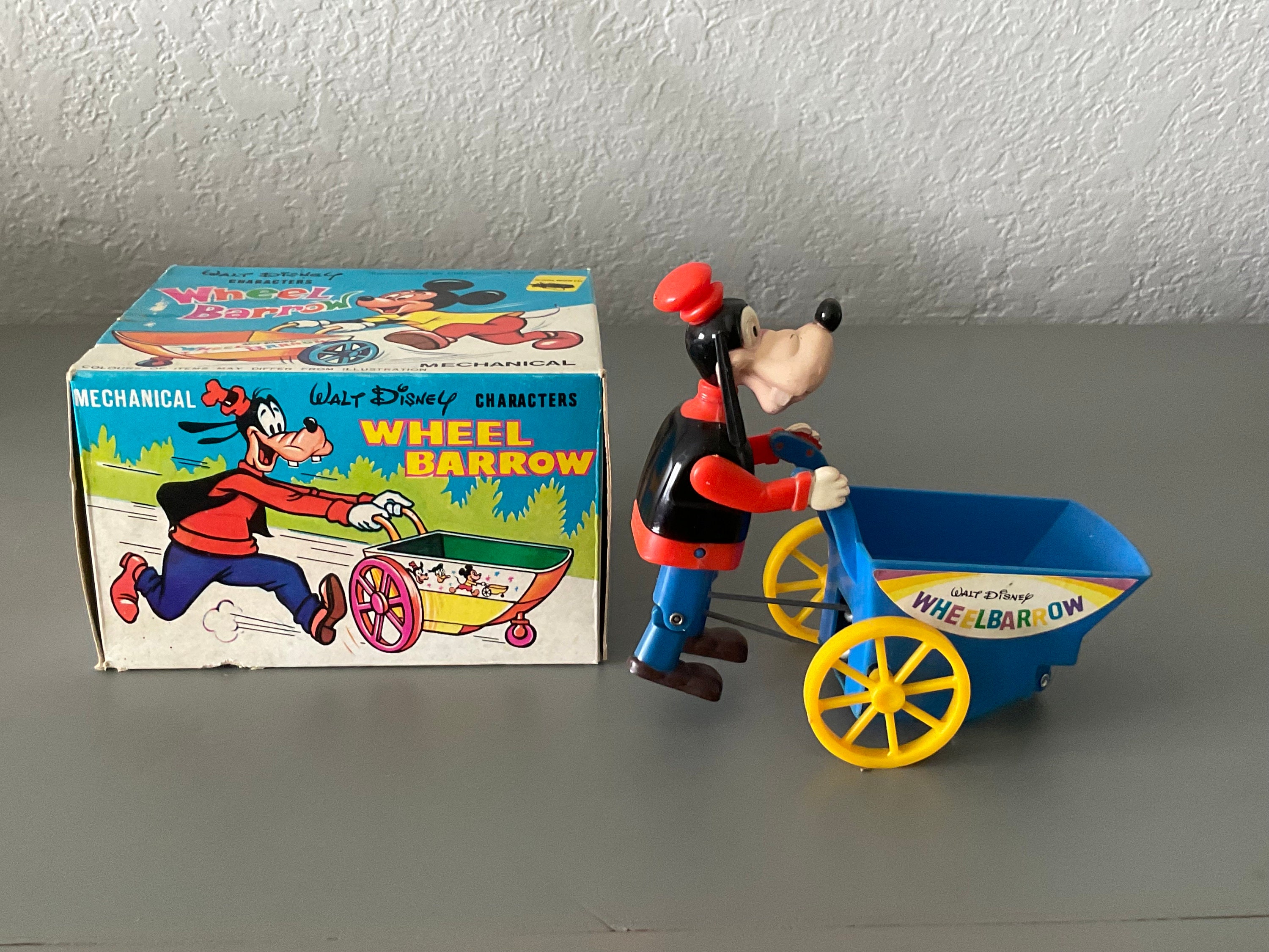 Vintage Marx Toys Walt Disney GOOFY Wind-up Mechanical Wheel