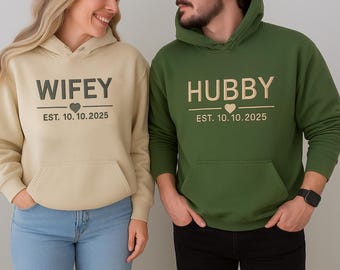 夫婦刺繍入りパーカー、ミスター＆ミセスウェディングデートパーカー、パーソナライズされたお揃いのカップルジャンパー、ハネムーンパーカー、新婚ギフト