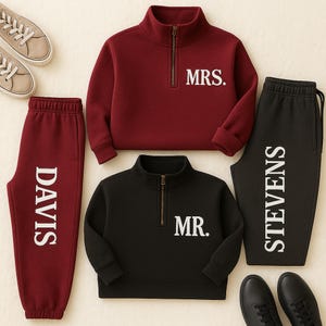 Personligt smekmånadsset Mrs Quarter Zip-tröja, Anpassad präglad Mrs-tröja och joggingbyxor, Bröllopspresenter, Mysigt set för nygifta, Mr Mrs-joggingbyxor