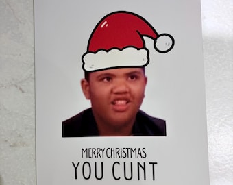 Könnte beinhalten: Eine weiße Weihnachtskarte mit einer Person, die einen Weihnachtsmannhut trägt. Die Karte hat den Text "MERRY CHRISTMAS YOU CUNT" in schwarzer, fetter Schrift.