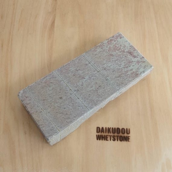 天然砥石大平蓮華中硬 8 Yahoo!オークション - 天然砥石 京都 大平 巣板 蓮華 1568g 仕上砥 鉋