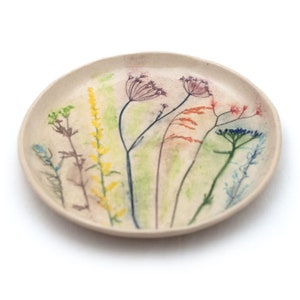 set of large plates with a bouquet of wild flowers zdjęcie 3