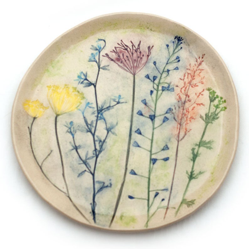 set of large plates with a bouquet of wild flowers zdjęcie 2
