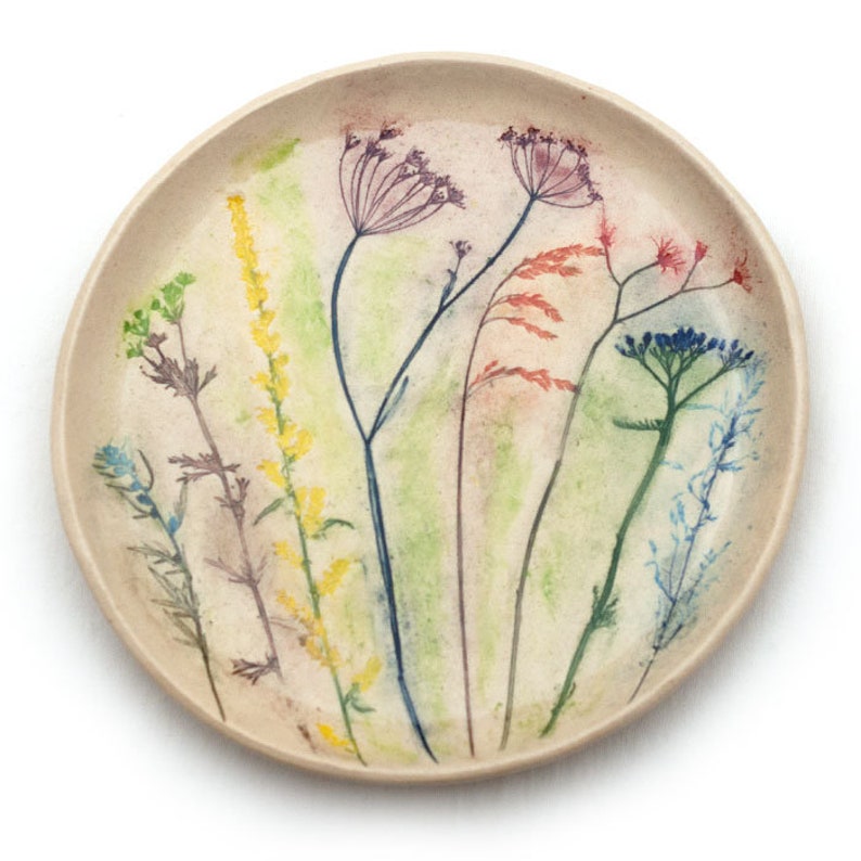 set of large plates with a bouquet of wild flowers zdjęcie 1
