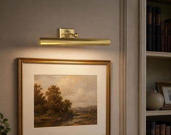 Lampada da parete moderna in ottone per quadri, stile metà secolo, ideale per esporre opere d'arte o come apparecchio di illuminazione minimalista per gallerie d'arte.