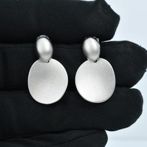 Matte Silver Oval Drop Earrings: Minimalist Modern Dangles