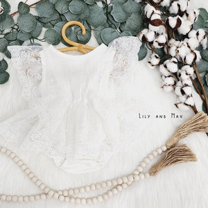 Rustic baby girl lace romper, 1st birthday lace chic Baby girls boho outfit, Boho girl outfit,Rustic white baby girl lace bubble romper