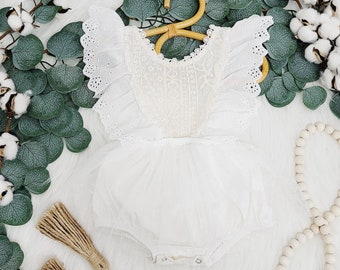 Rustic baby girl lace romper, 1st birthday lace chic Baby girls boho outfit, Boho girl outfit,Rustic cream baby girl lace bubble romper