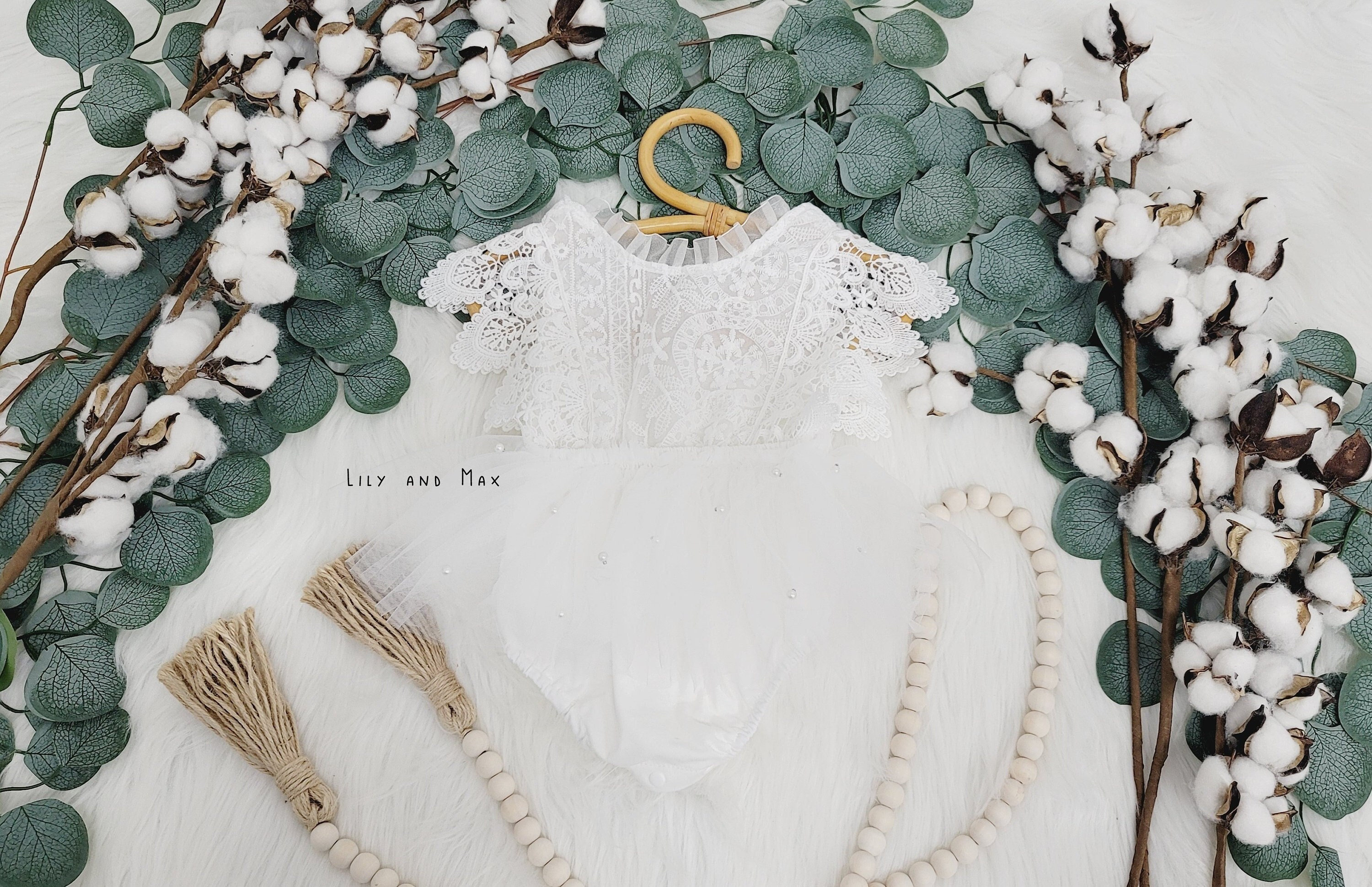 Rustic baby girl lace romper, 1st birthday lace chic Baby girls boho outfit, Boho girl outfit,Rustic white baby girl lace bubble romper