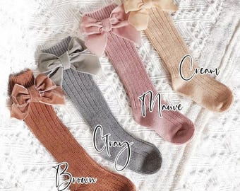 Chaussettes hautes côtelées avec détail nœud en velours