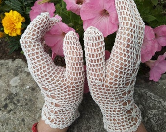 Crochet  lace natural white gloves, retro romantic gloves, bridesmaid gloves, wedding gloves, vintage style hippie gloves