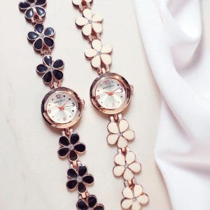 Elegant Rose Gold Floral Bracelet Watch for Women – Black or Cream Flower Design, Quartz Movement, Fashion Jewelry Gift Idea