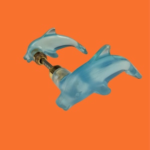 Manijas de puerta vintage con forma de delfín: par decorativo en azul cielo