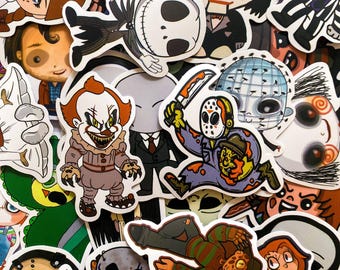 50 pegatinas de personajes de películas de terror en miniatura, pegatinas de monstruos espeluznantes, pegatinas de dibujos animados terroríficos, pegatinas impermeables para diario y álbum de recortes.