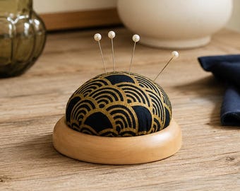 Puntaspilli per cucito con base in legno, porta aghi decorativo, idea regalo