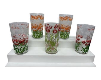 Bicchieri da succo Swanky Swigs con margherite, cuori sanguinanti, mughetti e papaveri VTG 5
