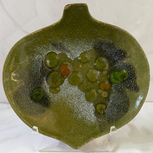 Mid Century Enamel Trinket Dish: Sascha Brastoff Style Grape Design