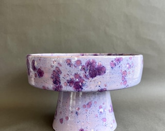 Alzata per torta in ceramica fatta a mano – Smalto cristallino viola – Piatto con piedistallo da 20 cm – Espositore per dessert unico