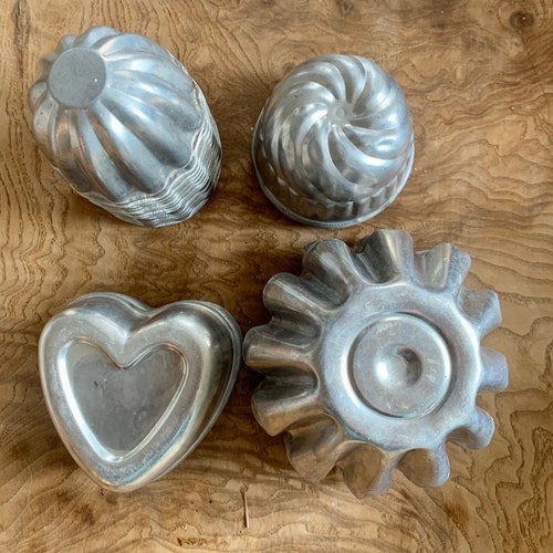 Vintage Tin Jello Baking Moulds Fluted Swirl Hearts Large Etsy