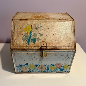 Vintage Tin Pie Safe Bread Box Bin Rusty Shabby Decor