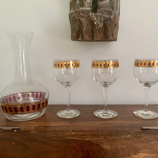 Mid Century Modern Barware Culver Pisa Wine Glasses and Carafe Set Cranberry Scroll Pattern Red and Gold Glassware 22kt Gold