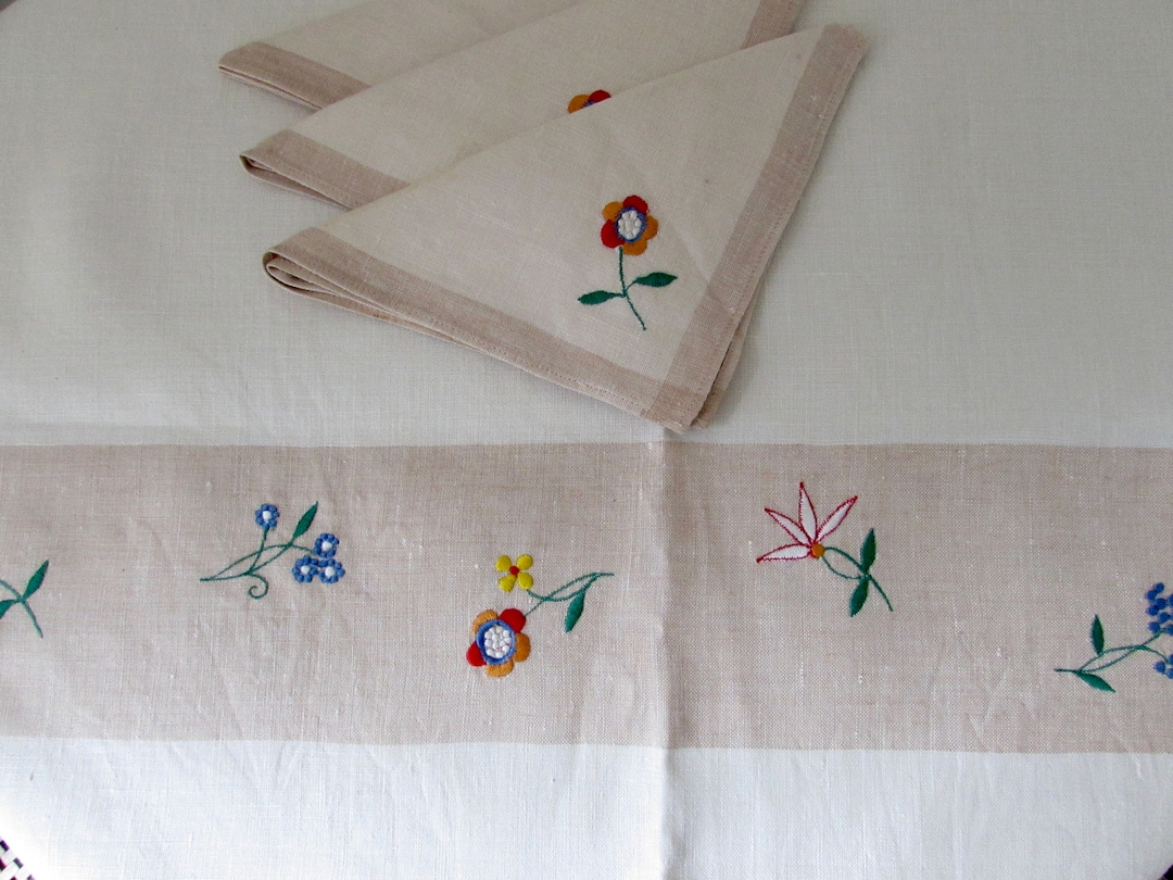 Vintage Cottagecore Kitchen Embroidered Tablecloth and Napkins Etsy