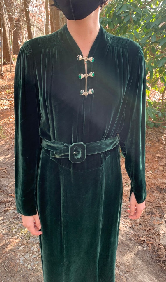 Vintage Green Velvet Gothic Medieval Bejeweled Clo