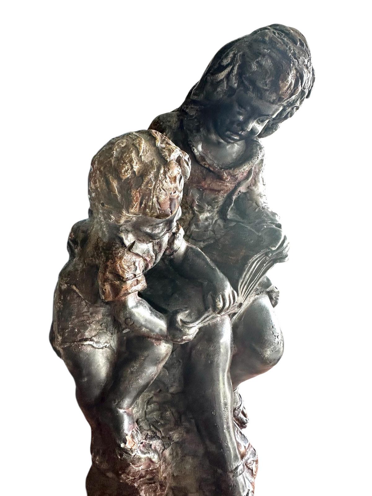 子供と本を読む少女の彫刻 アルティア彫刻 – 子供に本を読んでいる少女 – ヴィンテージミッド