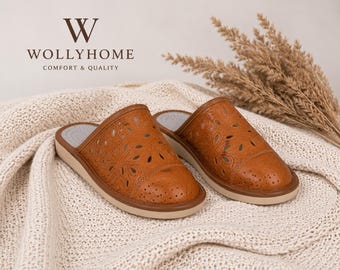 Pantuflas de cuero marrón oscuro para mujer | Zapatillas de casa perforadas hechas a mano | Mules de cuero genuino para interiores | Calzado transpirable para el hogar |