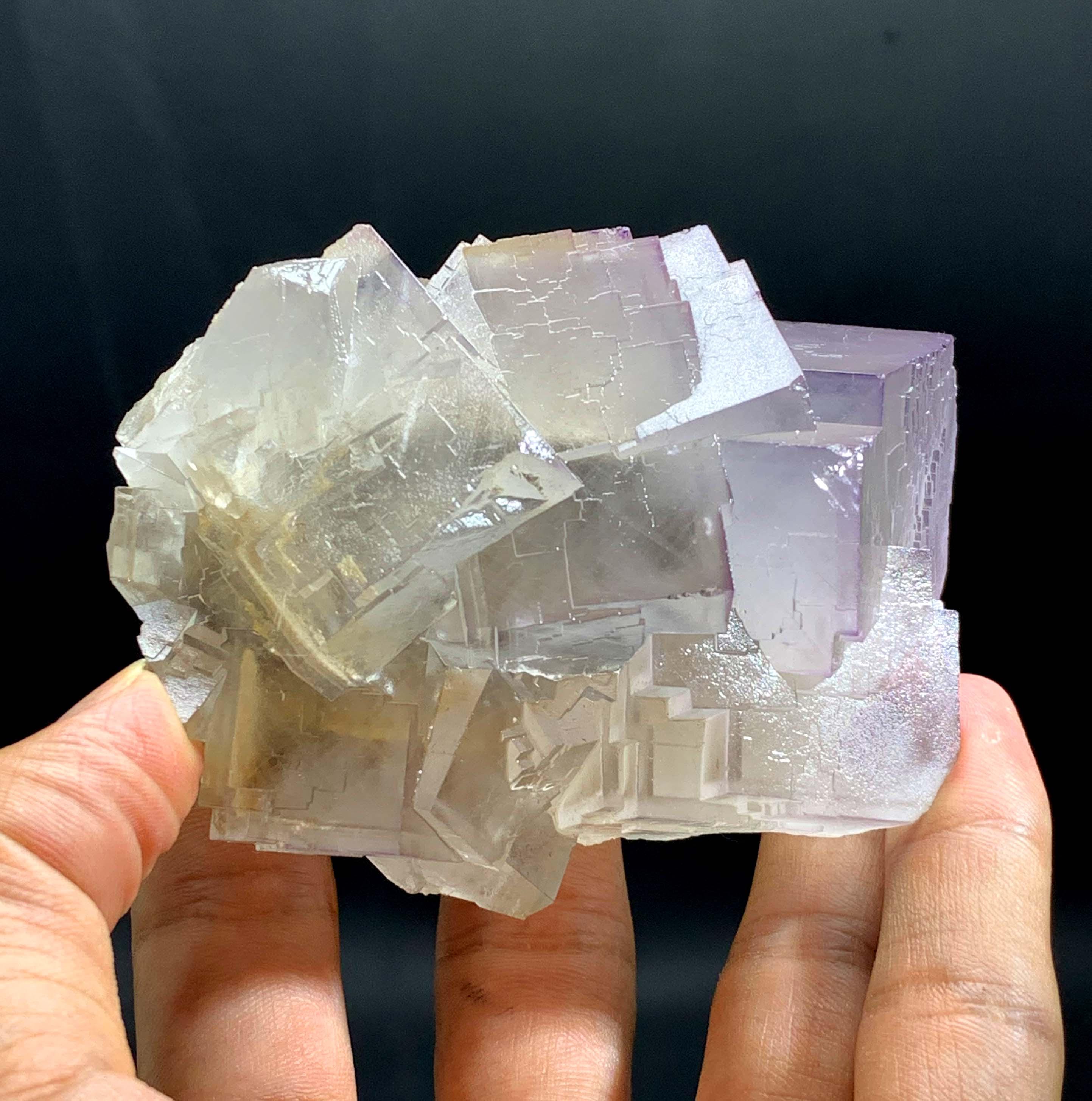 ピンクフローライト結晶標本：パキスタン産原石鉱物展示（399g、87mm 