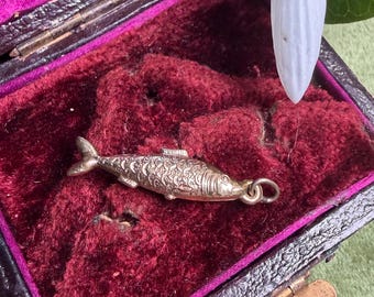 Fish pendant 9ct gold