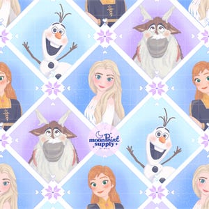 Könnte beinhalten: Ein sich wiederholendes Muster mit Charakteren aus dem Animationsfilm "Die Eiskönigin". Das Design umfasst Bilder von Elsa, Anna, Olaf und Sven, vor einem hellblauen und violetten Hintergrund mit Schneeflocken-Akzenten. Das Logo "Moon Print Supply+" ist sichtbar.