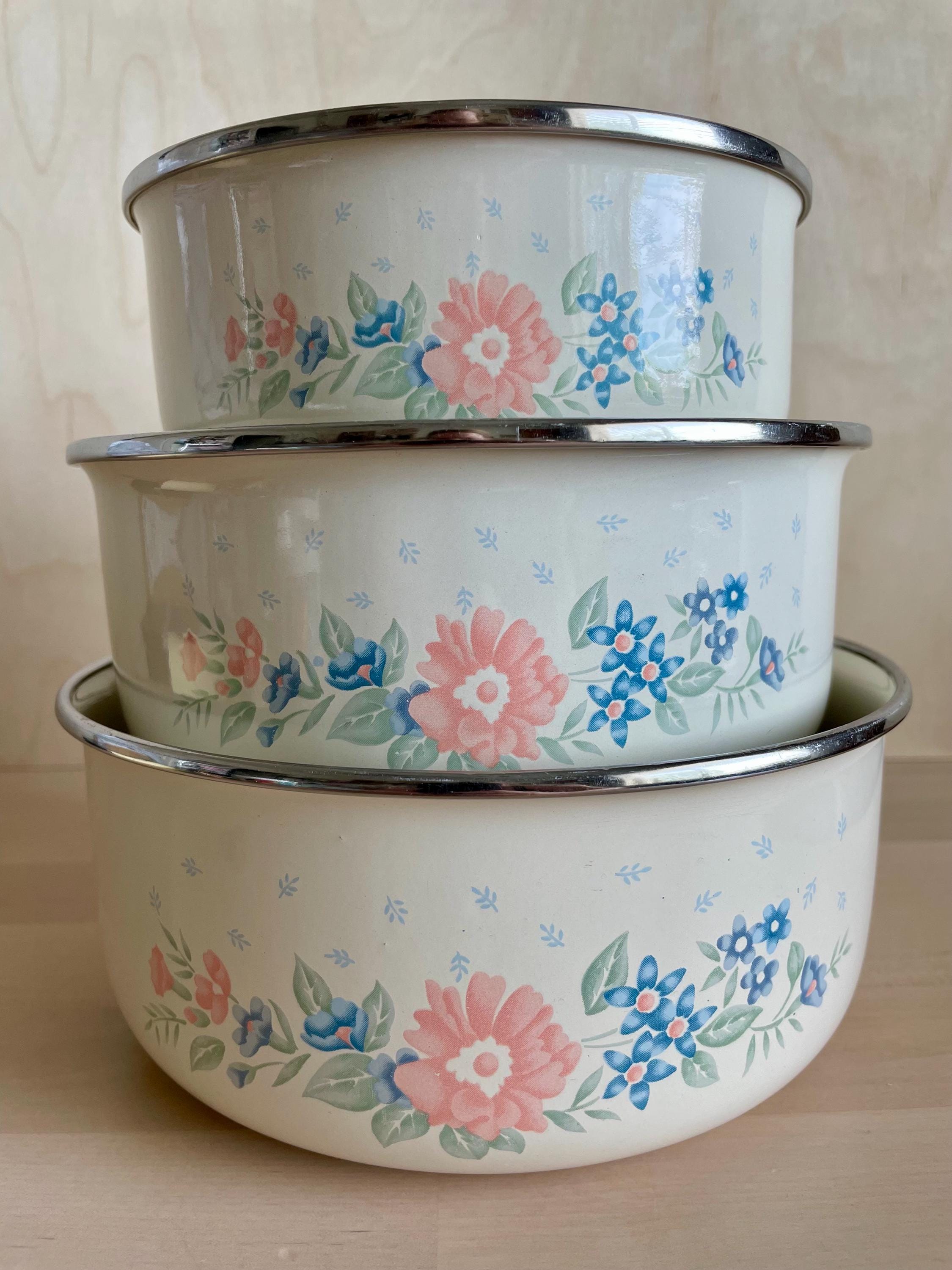 Vintage Enamelware Nesting Bowls - Etsy