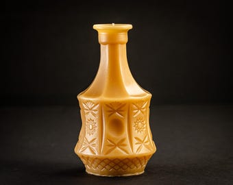 Lg Vintage Flower Vase-shaped Beeswax Candle