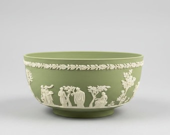 Wedgwood, saliegroene porseleinen koekjeskom, Sacrifice-patroon