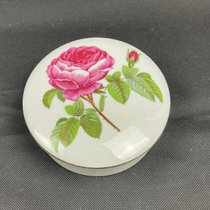 Paris porcelain candy box
