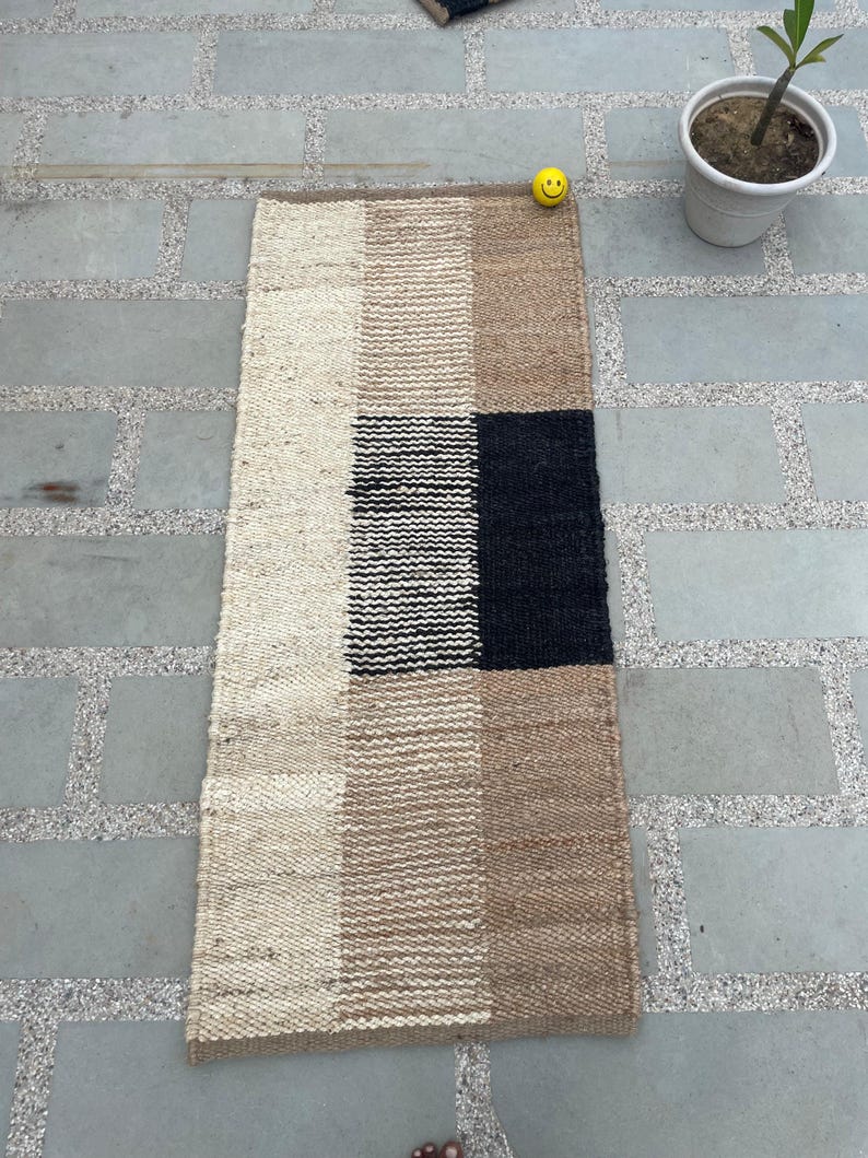 Handmade jute rug
Block pattern rug
Custom Made Runners
Farmhouse Rug Runner
Cabin Runner
Farmhouse Runner
Rug Hall Runner
Entryway Runners
Kilim Bed Runner
Outdoor Runner Rugs
Striped Sisal Rug
Cool Kitchen Runner
Narrow Jute Runner