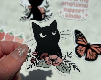 Pegatina troquelada de gato negro floral / Pegatina de gato floral resistente al agua / Pegatina para Kindle / ¡Para portátiles, Kindles, diarios, estuches y mucho más!