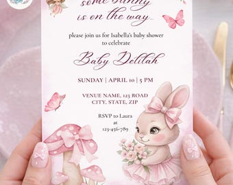 Invitación de baby shower de conejito: Fiesta de niña en el bosque rosa, plantilla editable de Canva con mariposas florales de 5x7, descarga instantánea