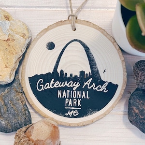 Gateway Arch National Park personalized hand painted ornament St. Louis MO