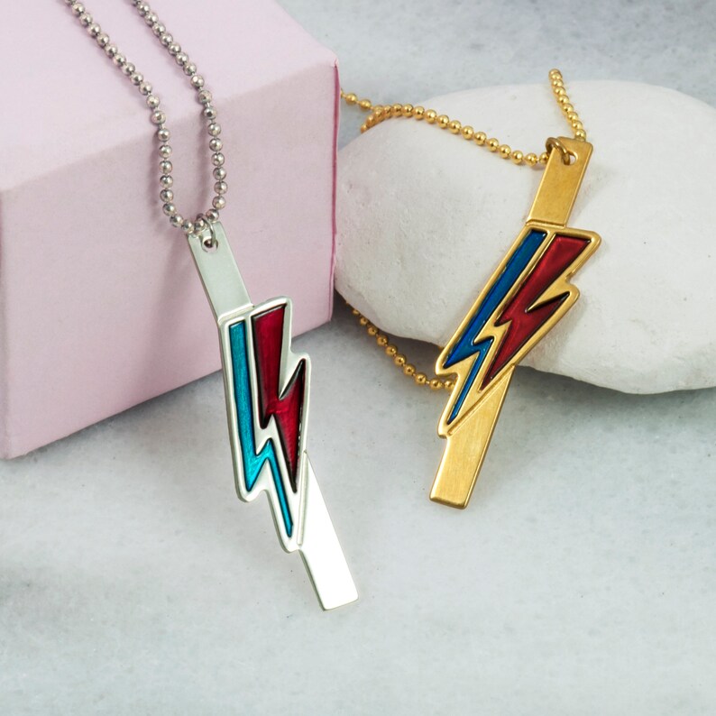 David Bowie Thunderbolt Collier Bar / Collier Lightning Bolt / Collier Aladdin Sane / Pendentif Thunder / Bijoux musicaux / Collier Bar gravé image 4