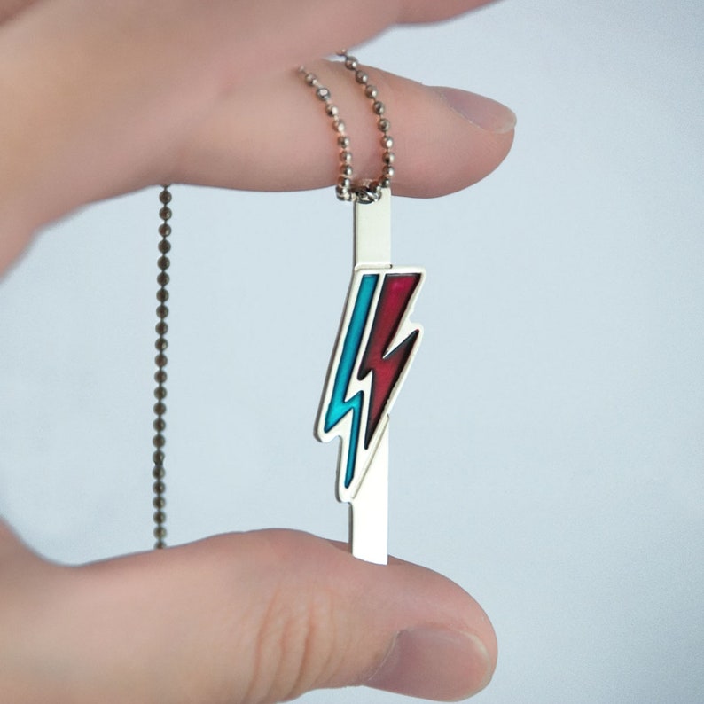 David Bowie Thunderbolt Collier Bar / Collier Lightning Bolt / Collier Aladdin Sane / Pendentif Thunder / Bijoux musicaux / Collier Bar gravé image 9