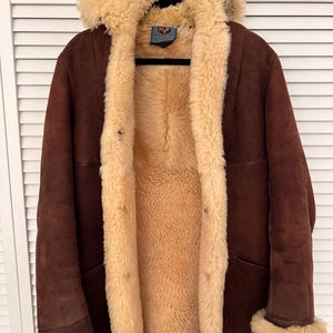 Vintage 70s MVB Shearling Sheepskin Coat Made in Turkey – Brown Hooded Suede Jacket with Cream Fur Trim (M/L) - 100% Sheepskin
