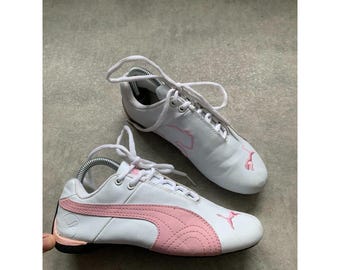 Zapatillas Puma Speed Cat para mujer, estilo vintage Future Cat Low, color blanco/rosa salvaje/rosa, tallas: EE. UU. 5, Reino Unido 4,5, UE 38