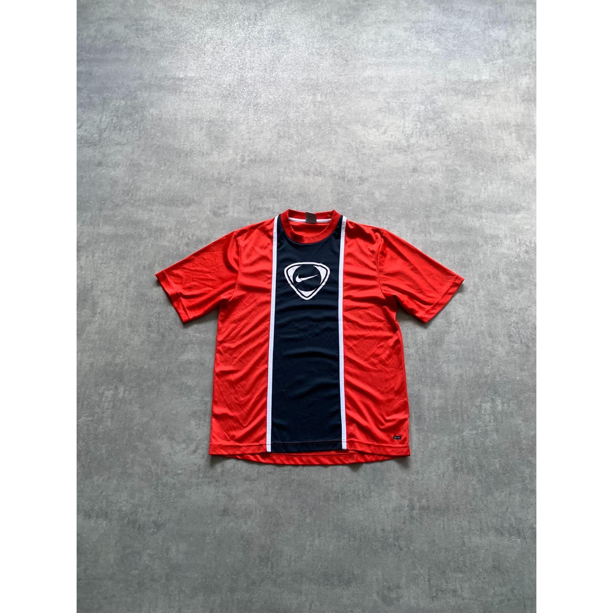 nike centre logo t shirt mens