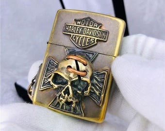 Accendino Zippo Harley-Davidson Skull: oggetto da collezione vintage in ottone per motociclisti