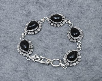 Schwarzes Onyx-Armband in Tropfenform aus Neusilber, handgefertigtes Boho-Armband, Vintage-Schmuckstück mit schwarzem Stein