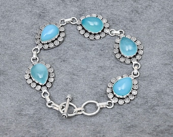 Himmelblaues Chalcedon-Armband – Blühendes florales Design aus Neusilber